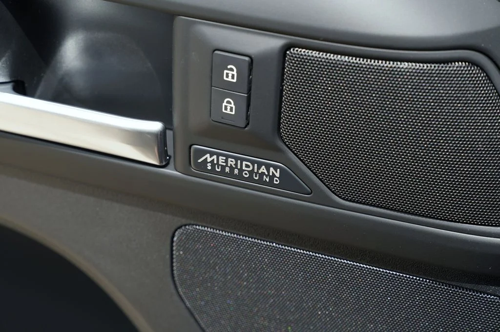Used 2026 Gray Land Rover X-Dynamic SE image 10