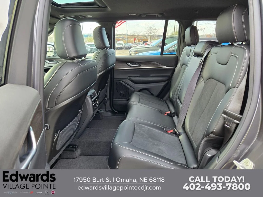 New 2026 Baltic Gray Metallic Clear-Coat Exterior Paint Jeep Laredo Altitude image 26