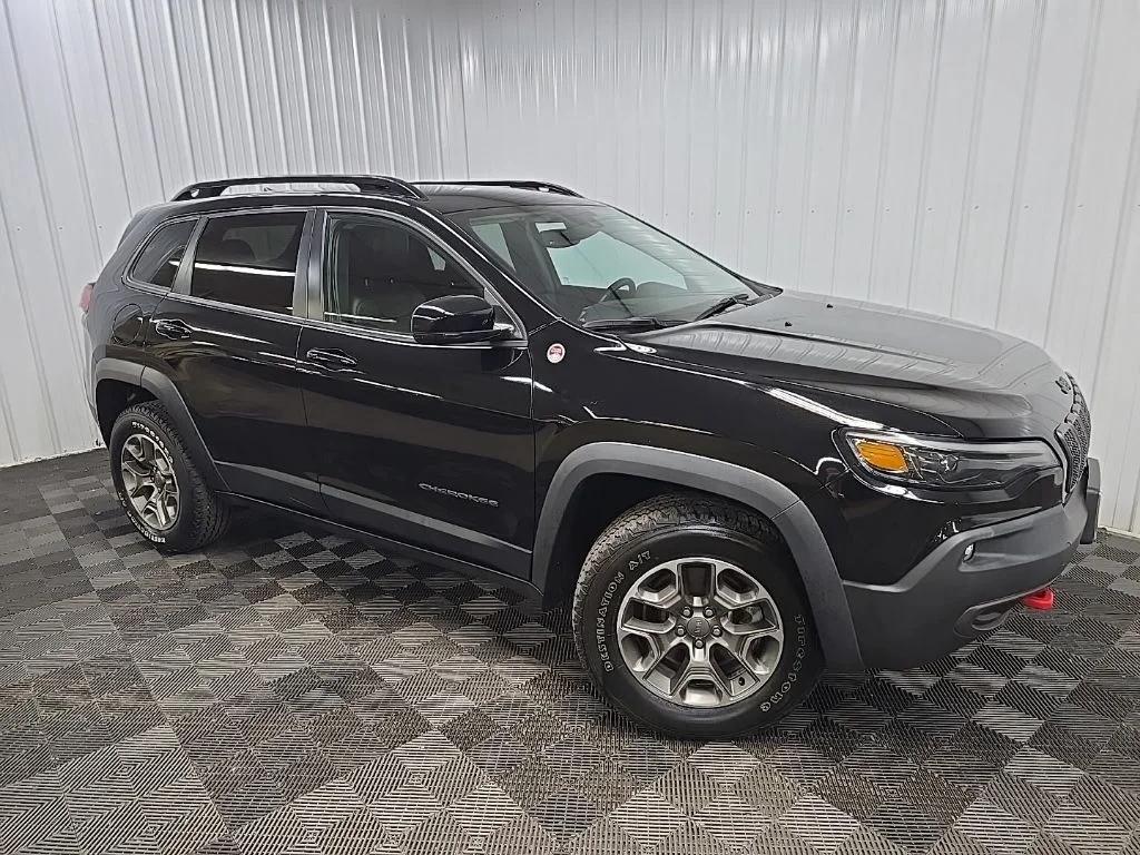 Used 2022 Black Jeep Trailhawk image 7