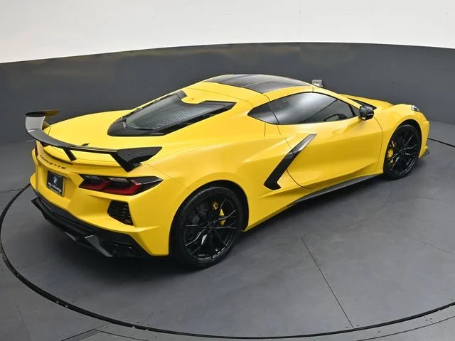 Used 2025 Yellow Chevrolet Stingray image 27