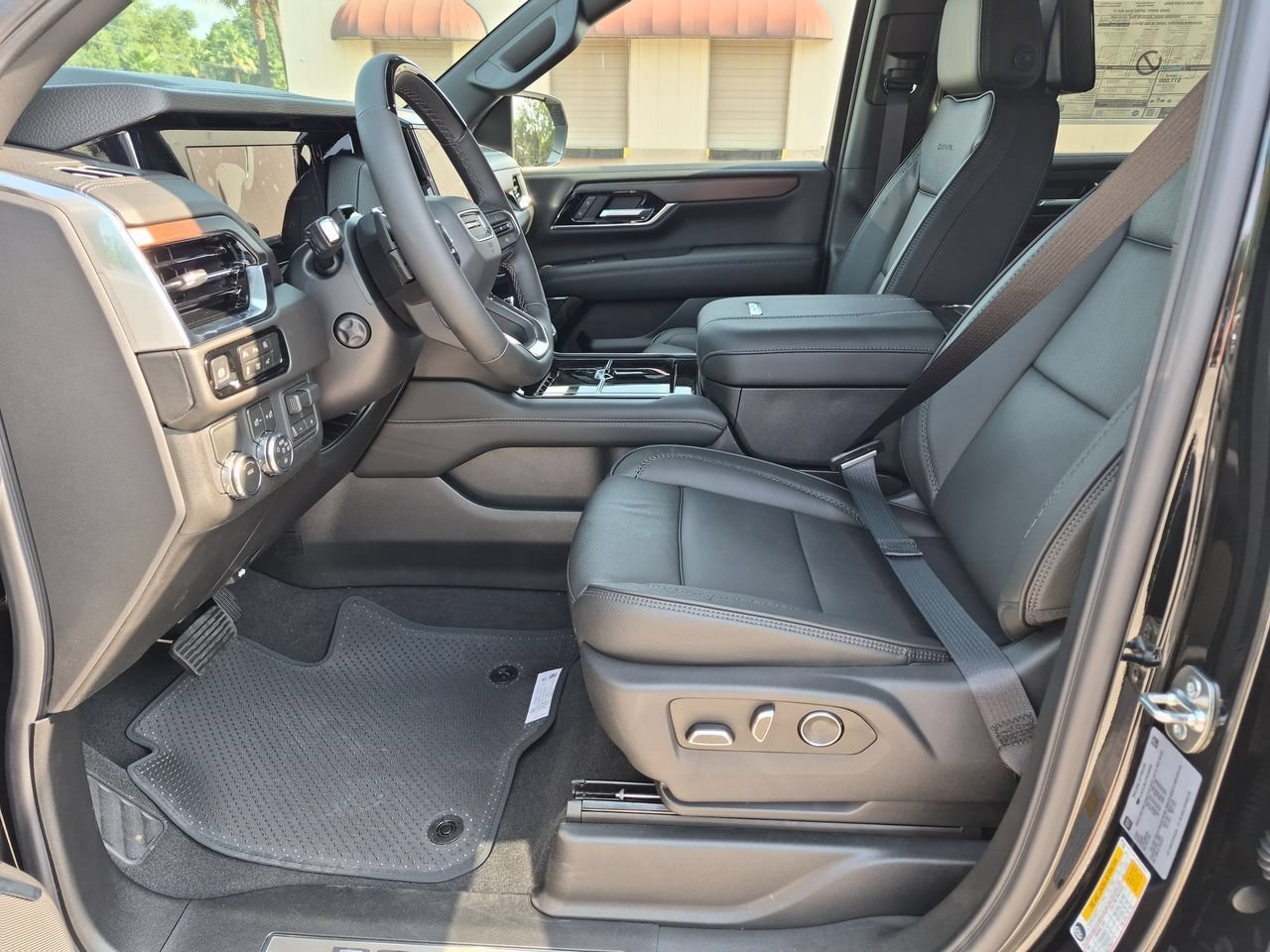 2026 GMC Yukon XL Denali - Photo 18