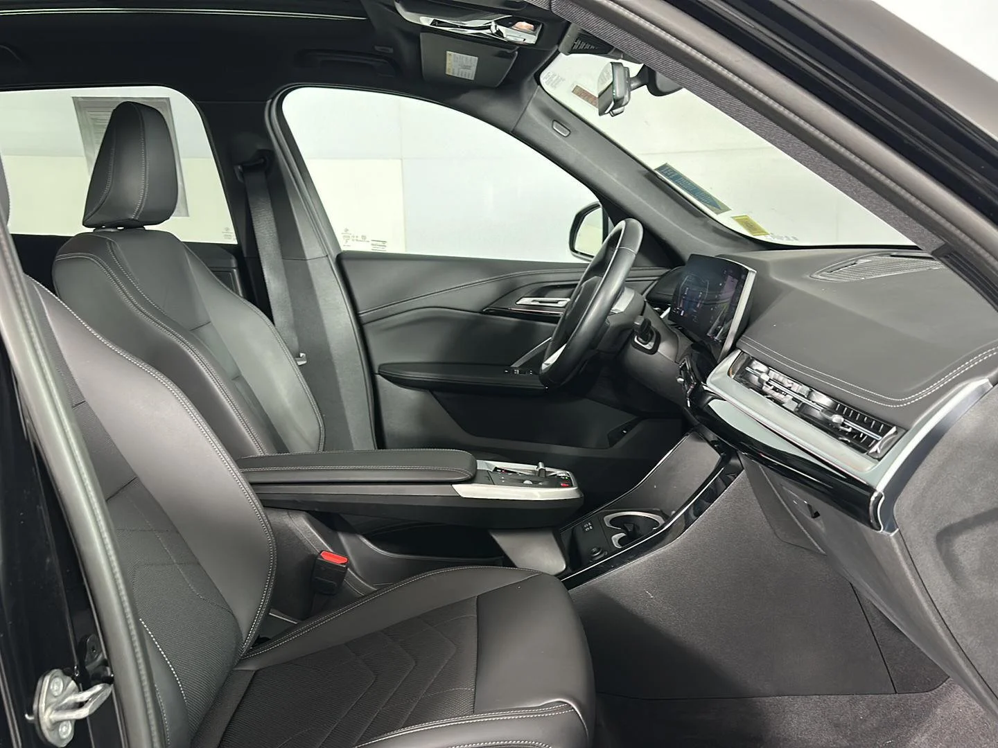 Used 2024 Jet Black BMW xDrive28i image 27