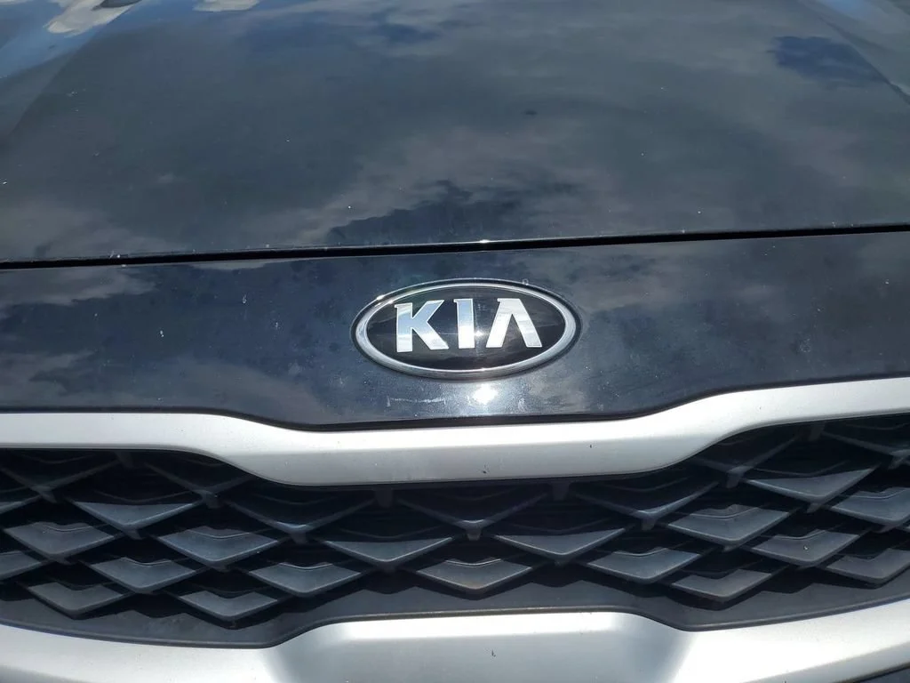 Used 2019 Black Kia LXS image 36