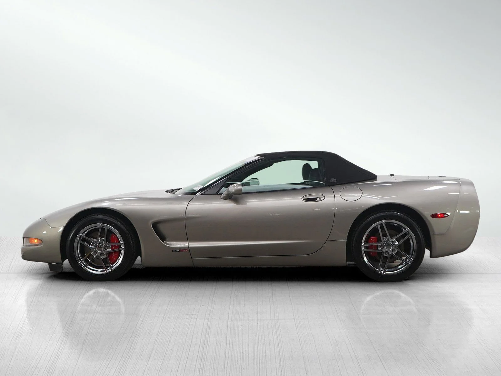Used 1999 Chevrolet Corvette Base with VIN 1G1YY32G3X5127760 for sale in Burnsville, Minnesota