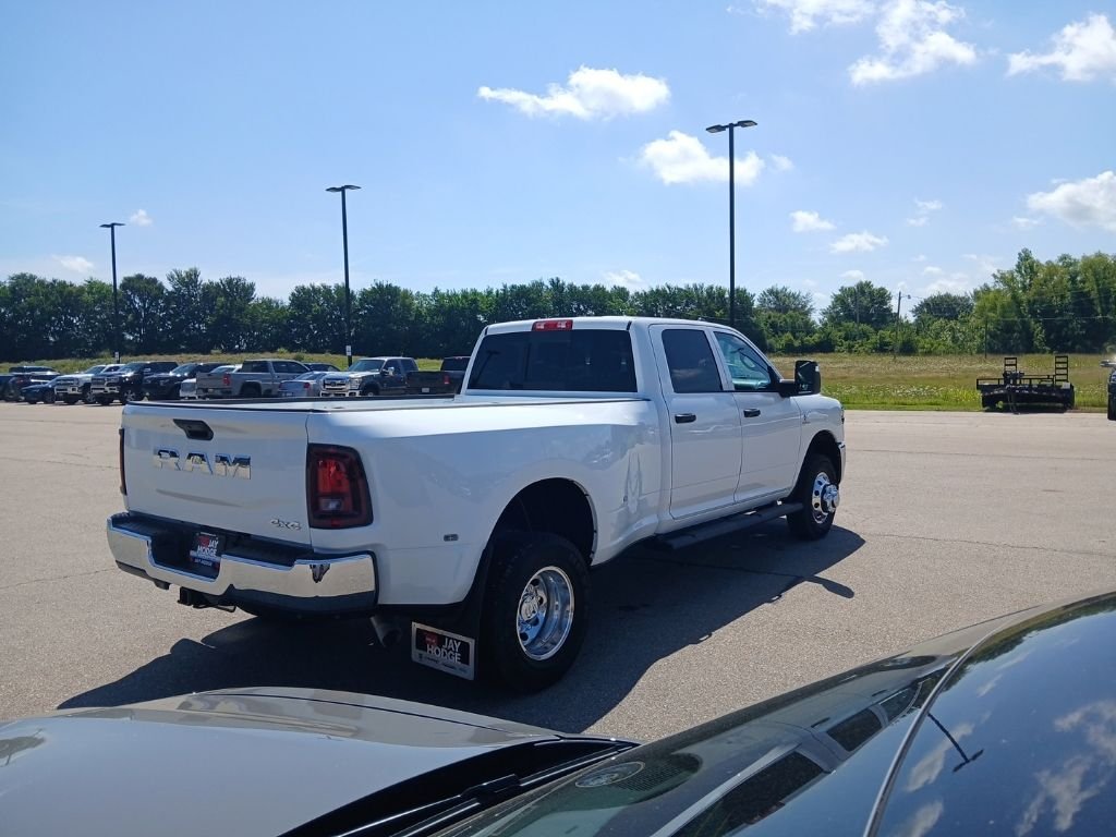 2026 RAM 3500 Tradesman - Photo 8