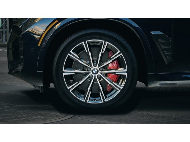 New 2026 Carbon Black Metallic BMW  image 7