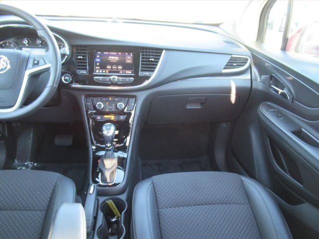 Used 2022  Buick Preferred image 13