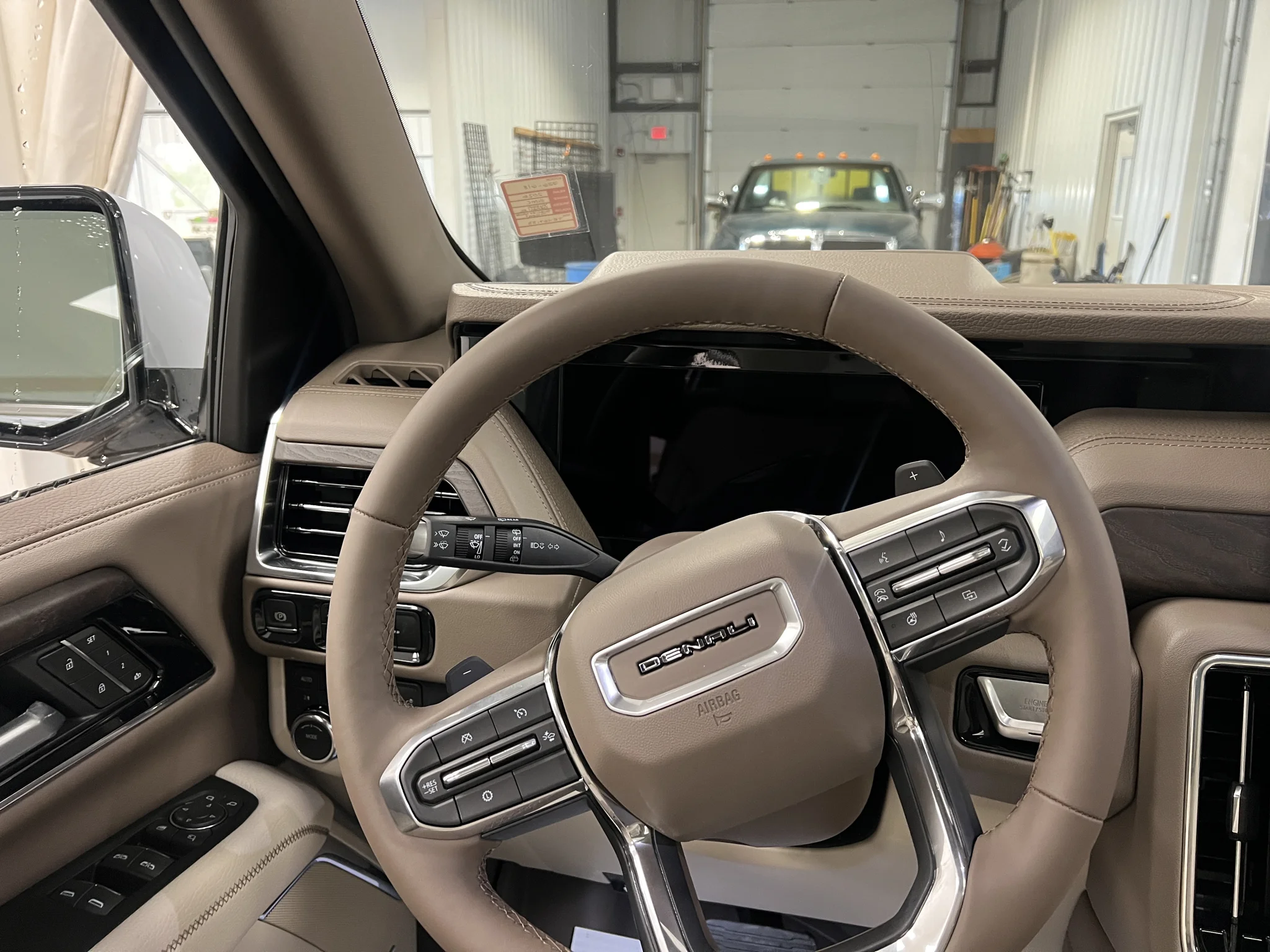 2026 GMC Yukon XL Denali - Photo 11