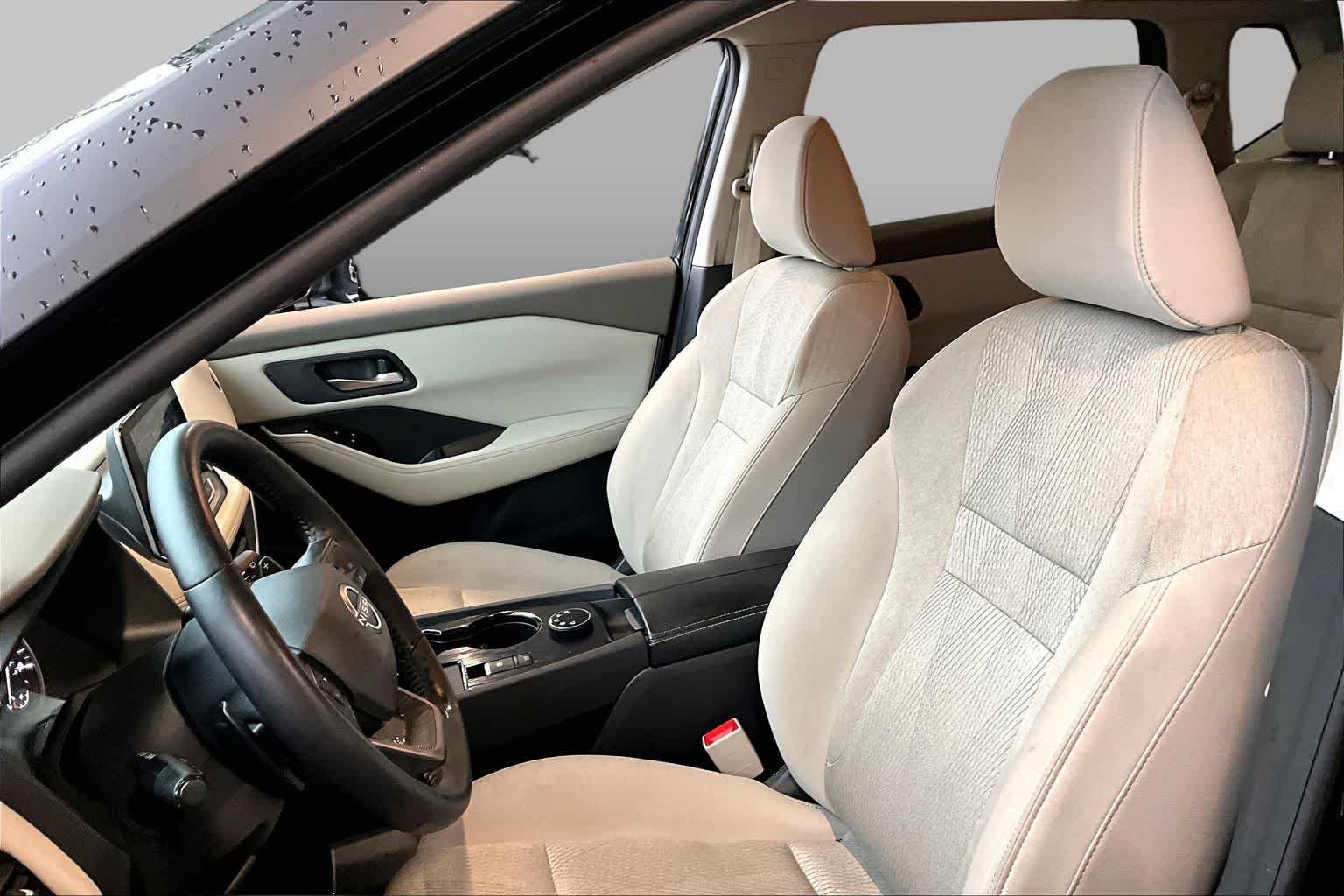 Used 2025 Super Black Nissan SV image 8
