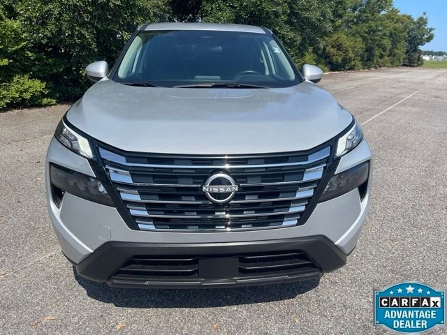Used 2025 Silver Nissan SV image 2