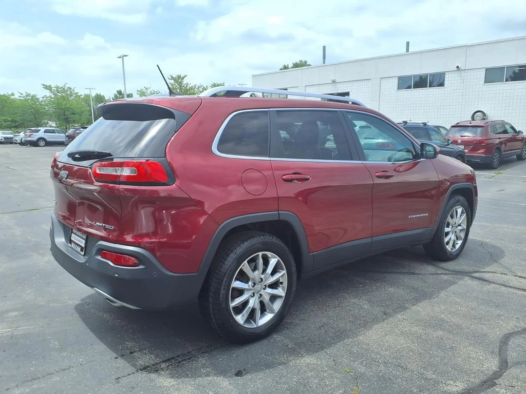 Used 2014 Jeep Cherokee Limited with VIN 1C4PJMDS0EW152945 for sale in Franklin, WI