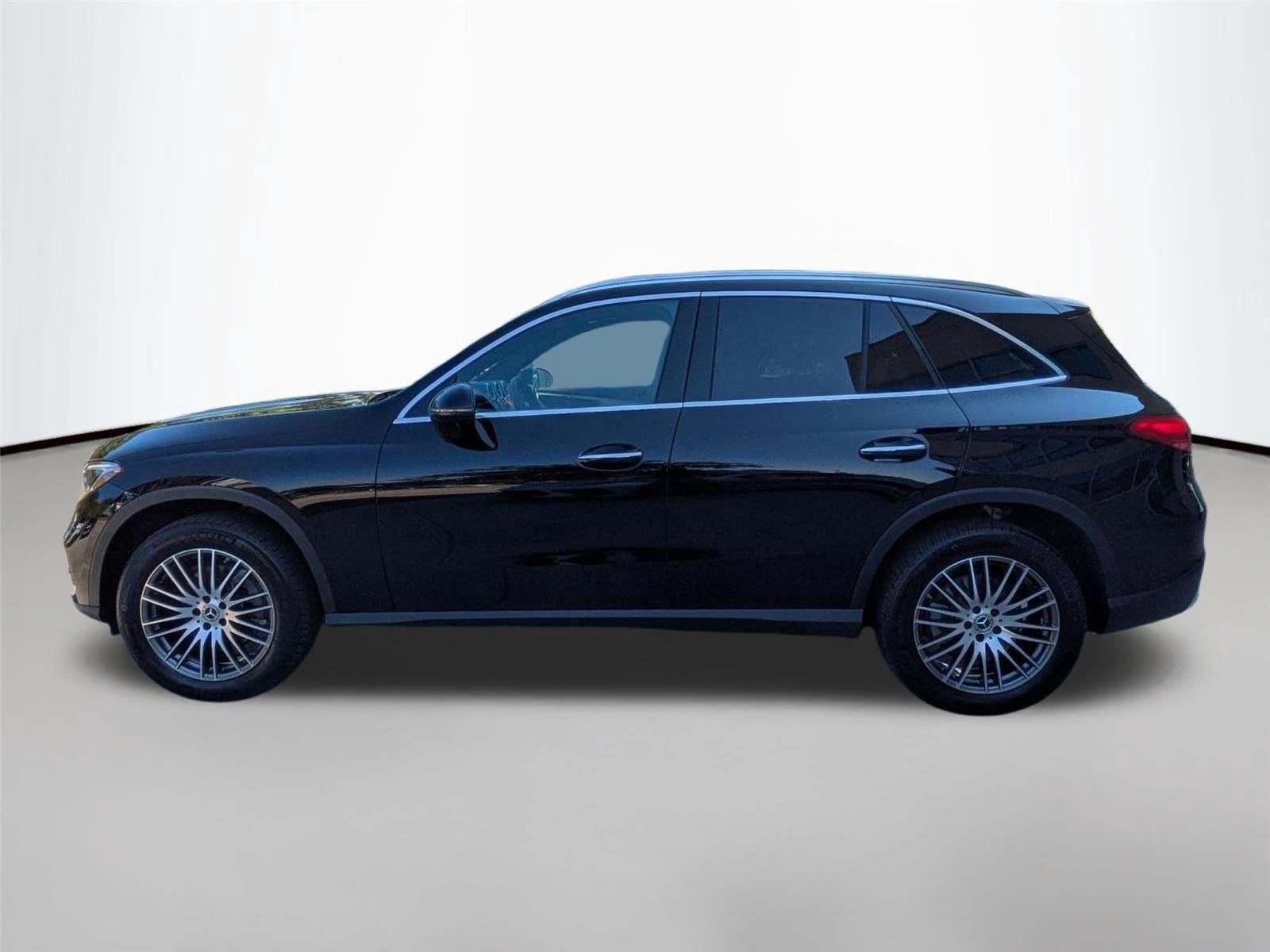 Used 2024 Black Mercedes-Benz GLC 300 image 8