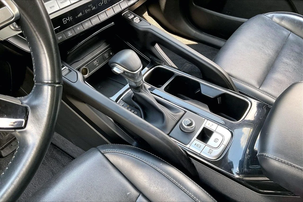 Used 2025  Kia S image 33
