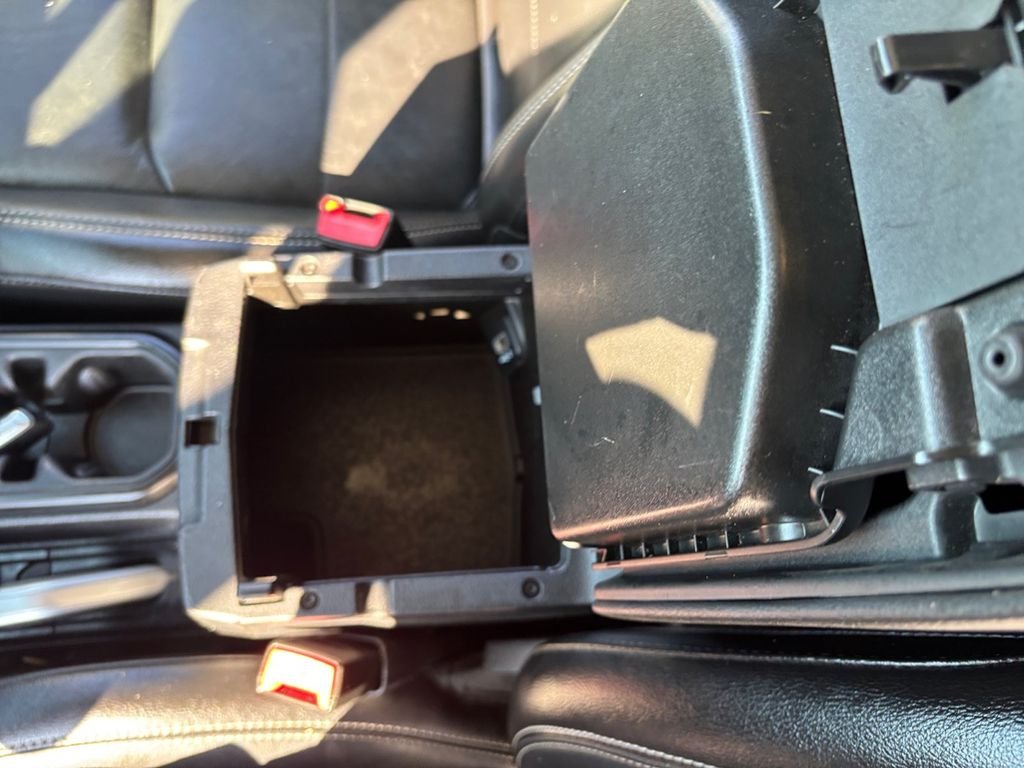 Certified Used 2020 Gray Jeep Overland image 12