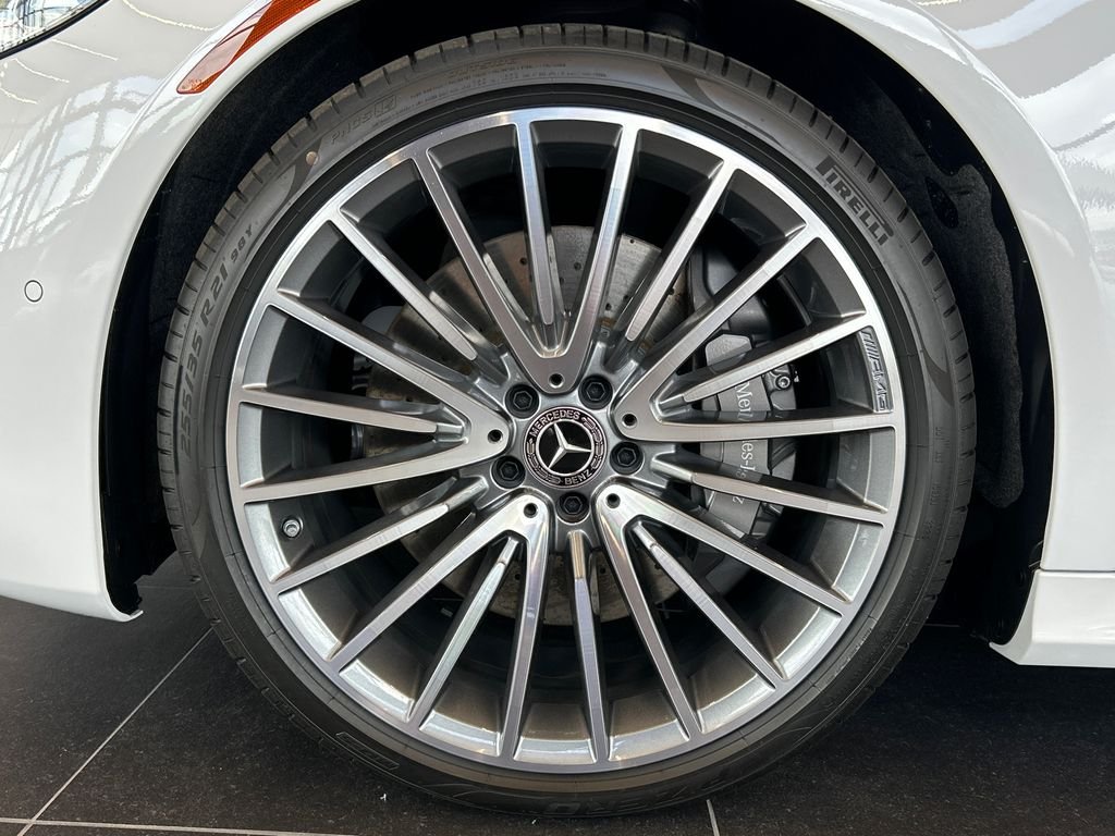New 2027 MANUFAKTUR Moonlight White Metallic Mercedes-Benz S 580 image 27