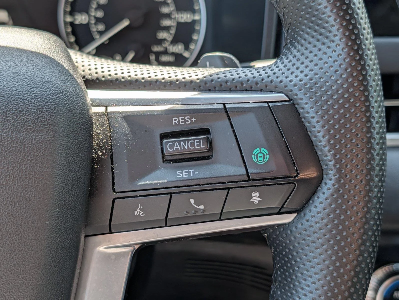 Used 2025 Cosmic Blue Metallic Mitsubishi SE image 24