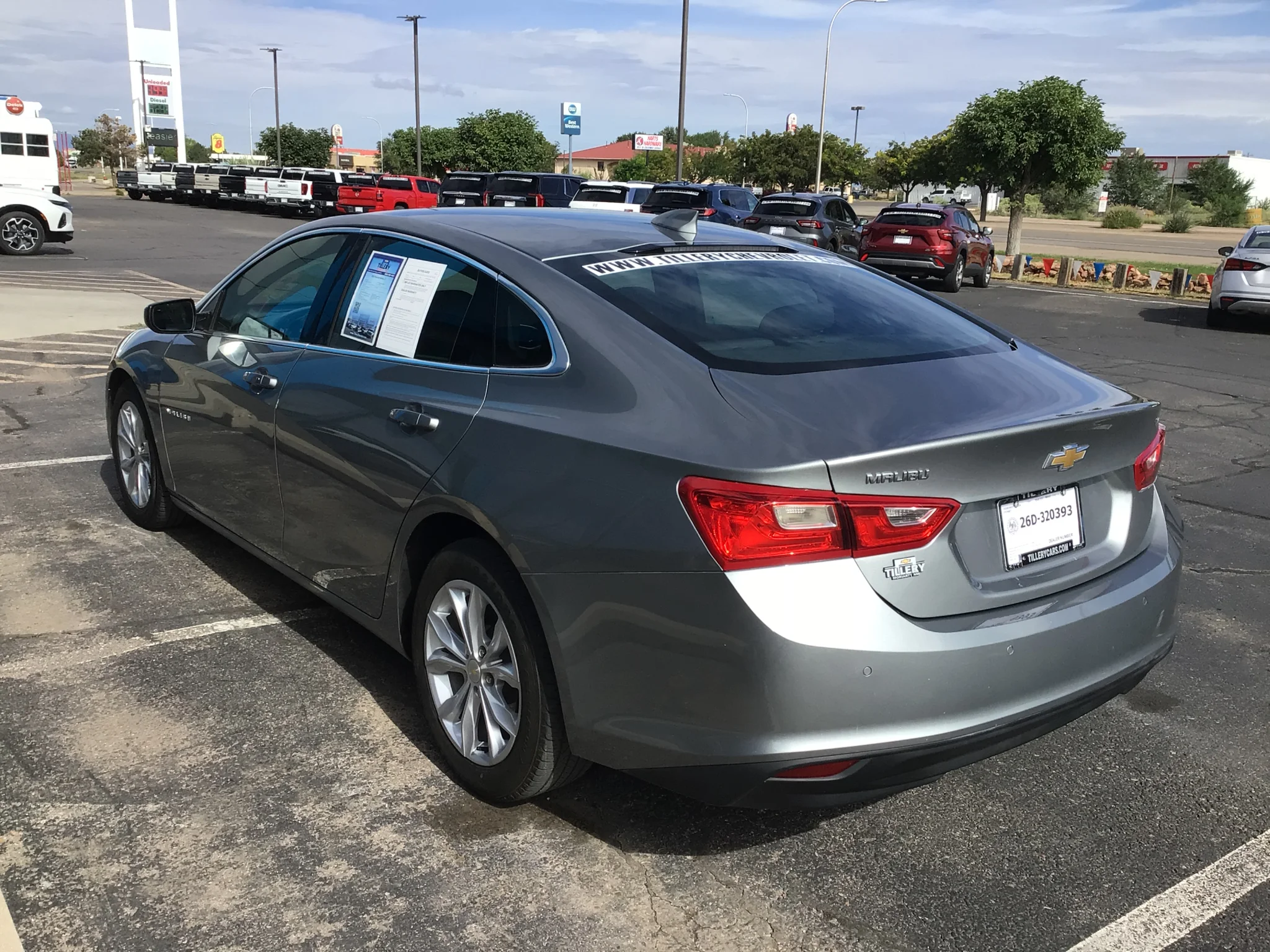 Used 2023 STERLING GRAY METALLIC Chevrolet LT image 4