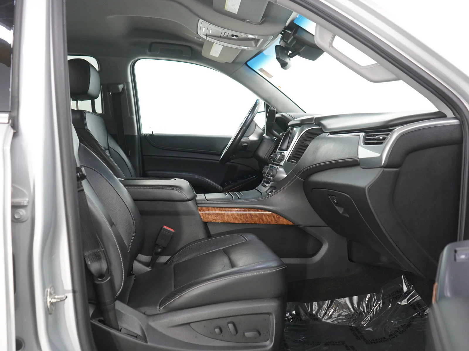 Used 2018 Silver Ice Metallic Chevrolet Premier image 11