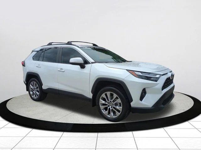 Used 2024 Beige Toyota XLE Premium image 1