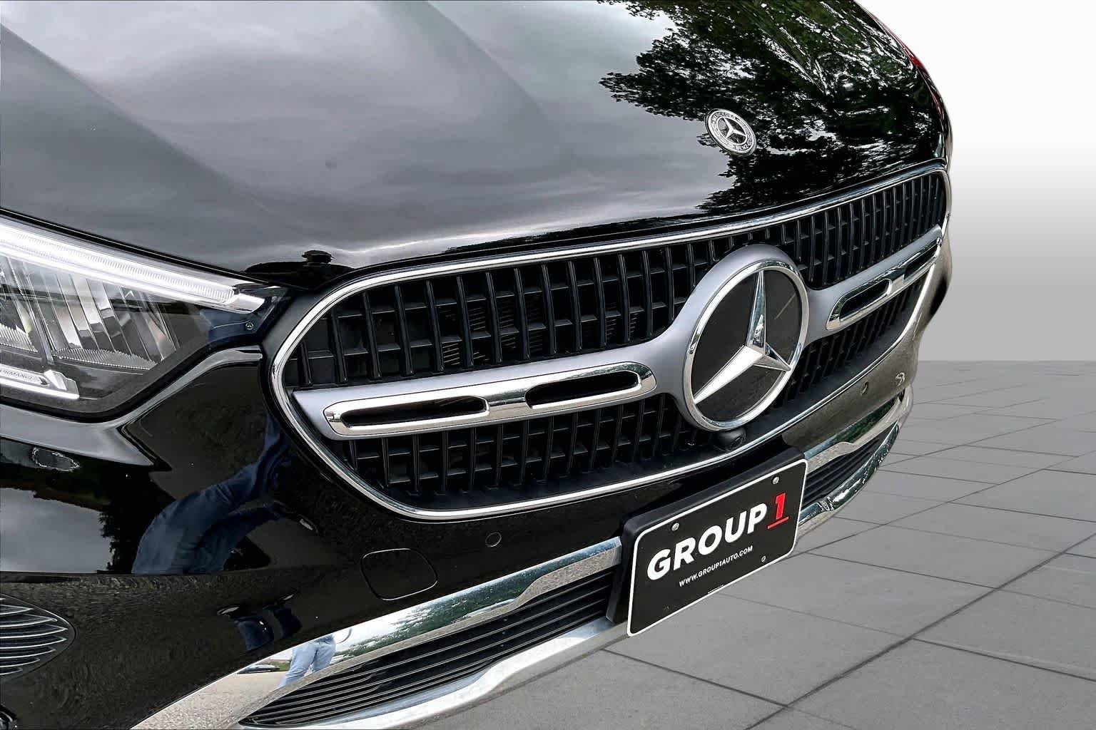 Used 2024 Polar White Mercedes-Benz GLC 300 image 29