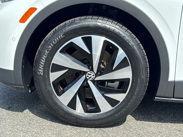 Certified Used 2023 Pure White Volkswagen Pro image 10