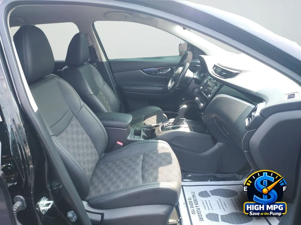 Used 2022 Black Nissan SV image 22