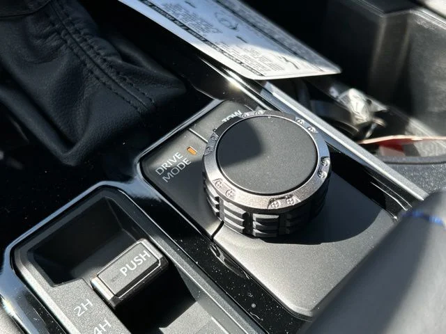 New 2026 Wind Chill Pearl <sup>1</sup> Toyota Tundra Platinum image 43