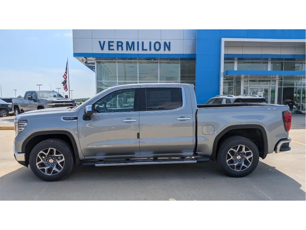 2026 GMC Sierra 4WD Crew Cab Short Box SLT's photo