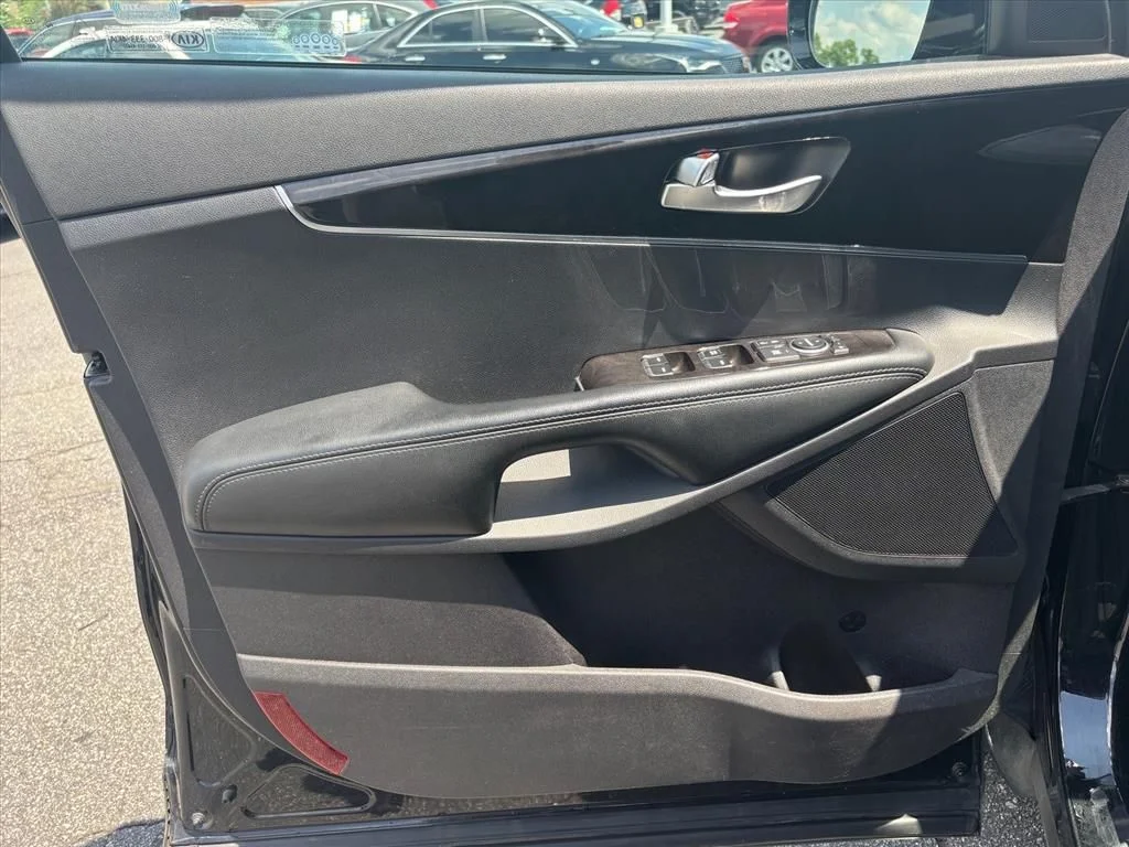 Used 2018 Black Kia LX image 9