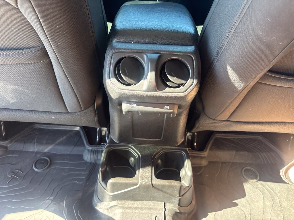 Certified Used 2022 White Jeep Unlimited Sport S image 11