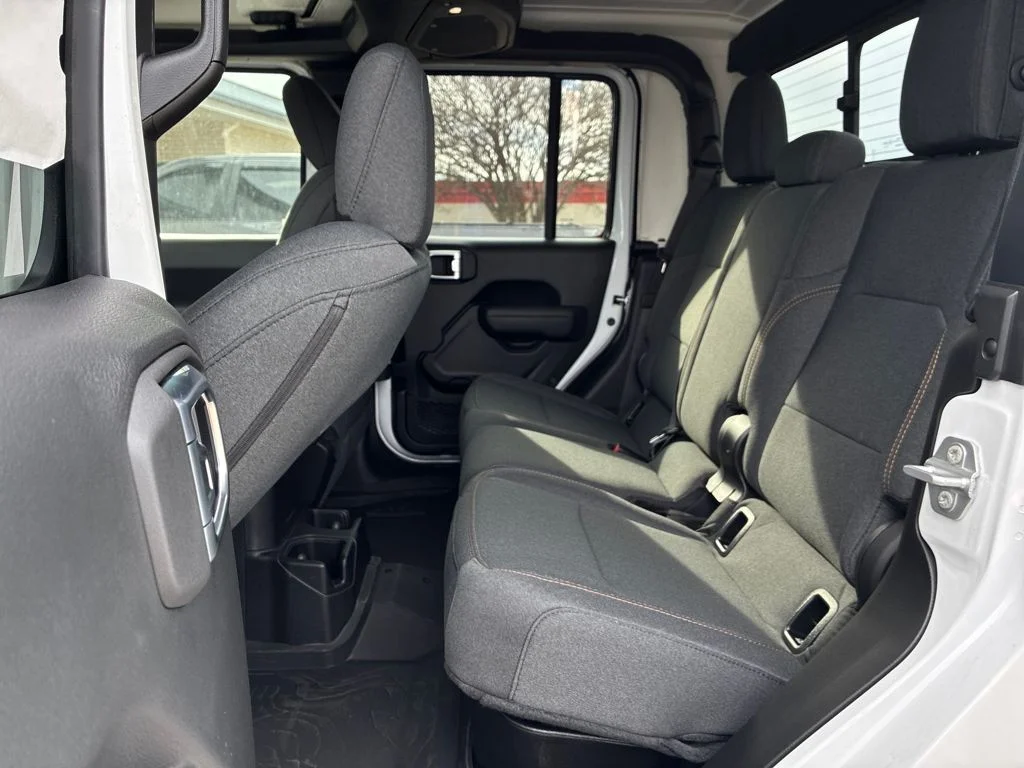 New 2026 Bright White Clear-Coat Exterior Paint Jeep Sport S image 26