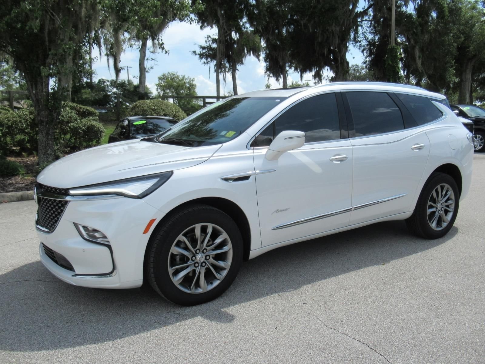 Used 2024 White Buick Avenir image 4