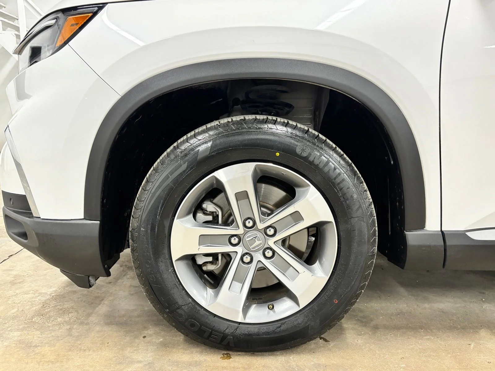 Used 2024 Gray Honda EX-L image 10
