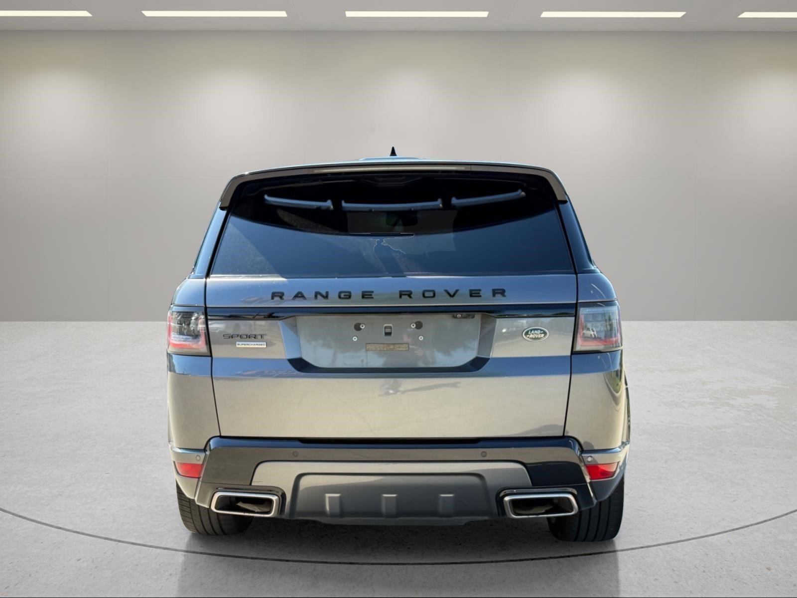 Used 2019  Land Rover Dynamic image 6