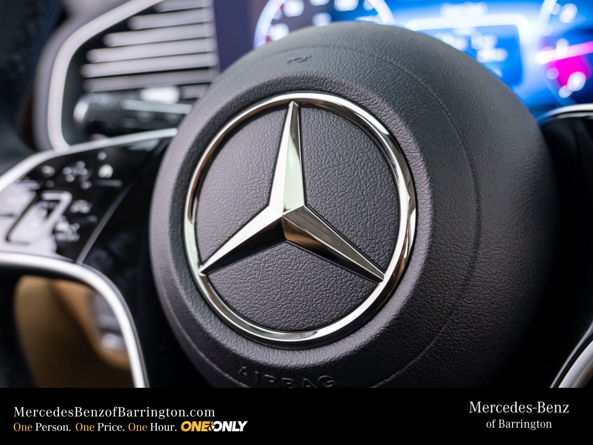 New 2026 MANUFAKTUR Moonlight White Metallic Mercedes-Benz GLE 350 image 25