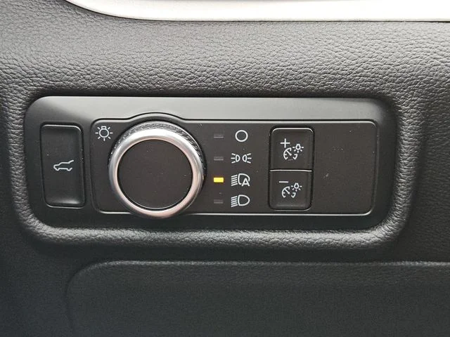 Used 2024 White Metallic Ford XLT image 21