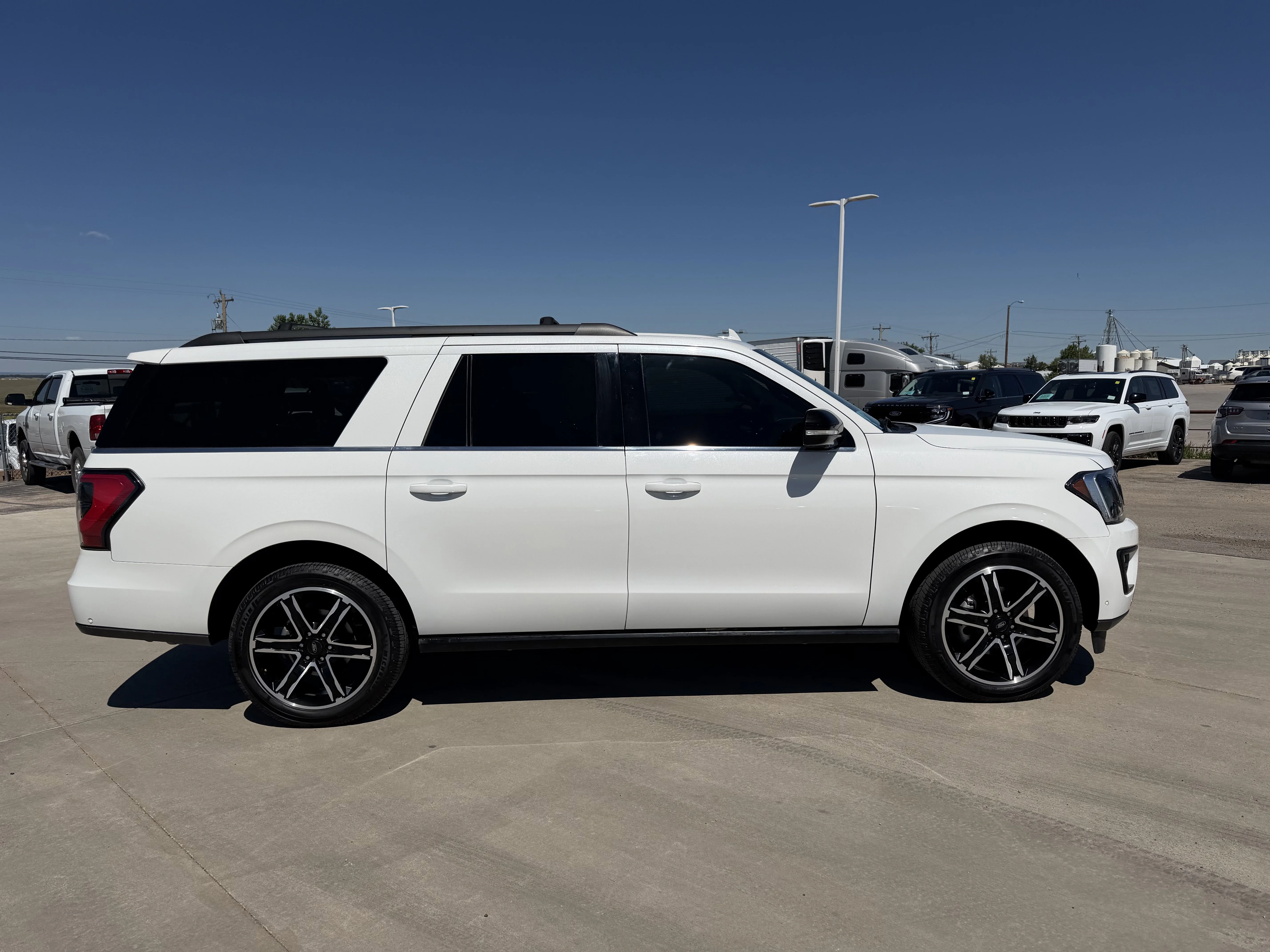 Used 2021 White Ford Limited image 2