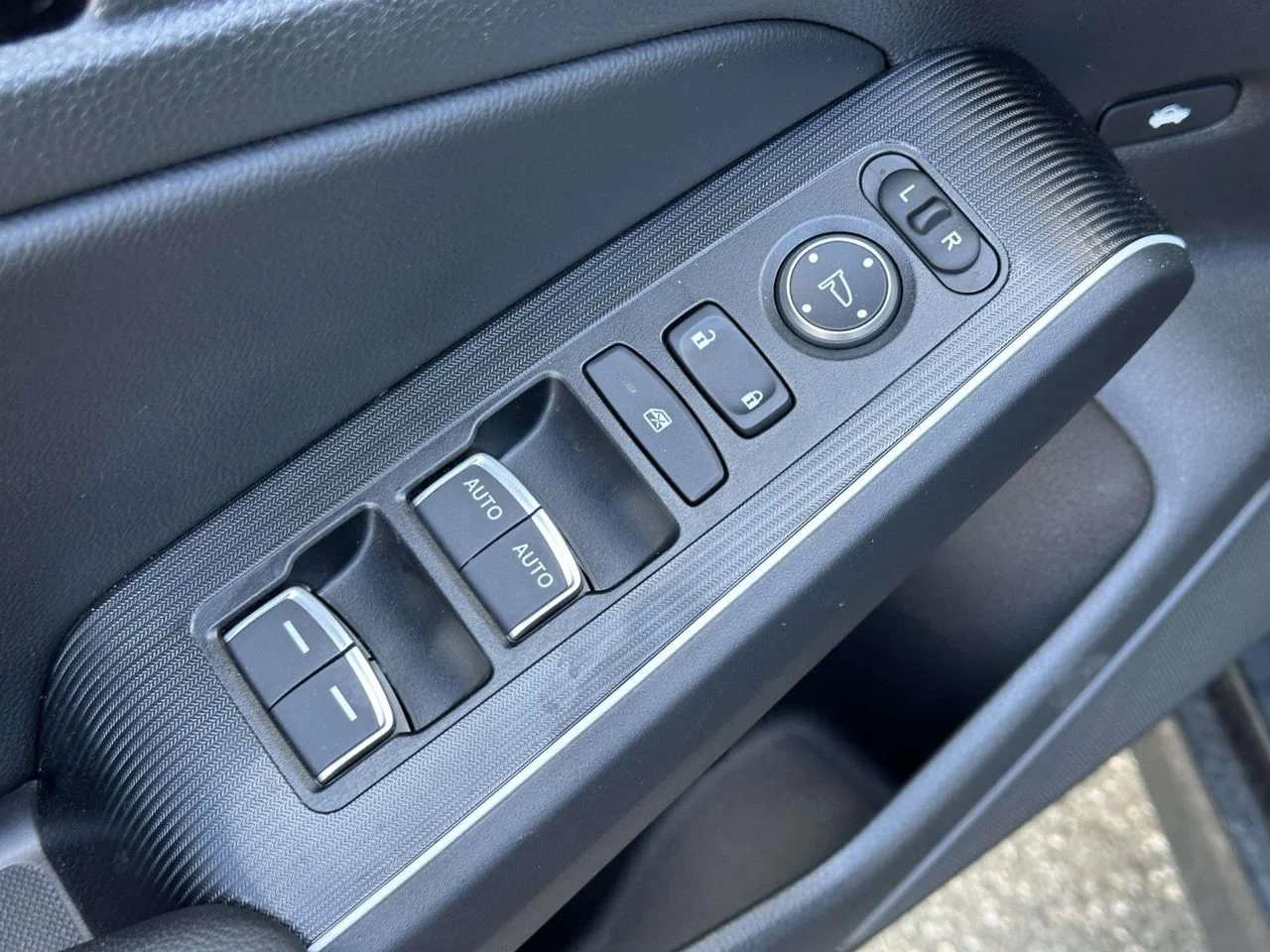Used 2025 Meteorite Gray Metallic Honda Sport image 18