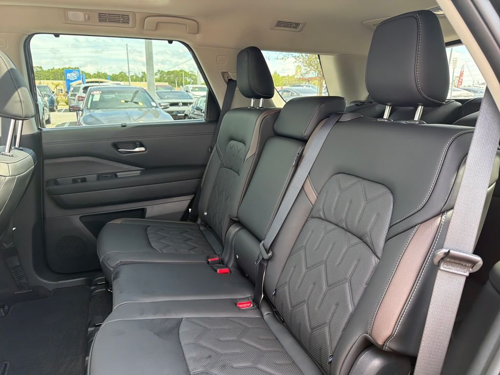 New 2026 Nissan Pathfinder Platinum 4D Sport Utility