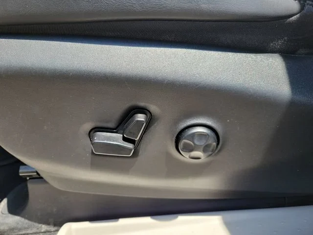 2023 Chrysler Pacifica Touring L - Photo 27
