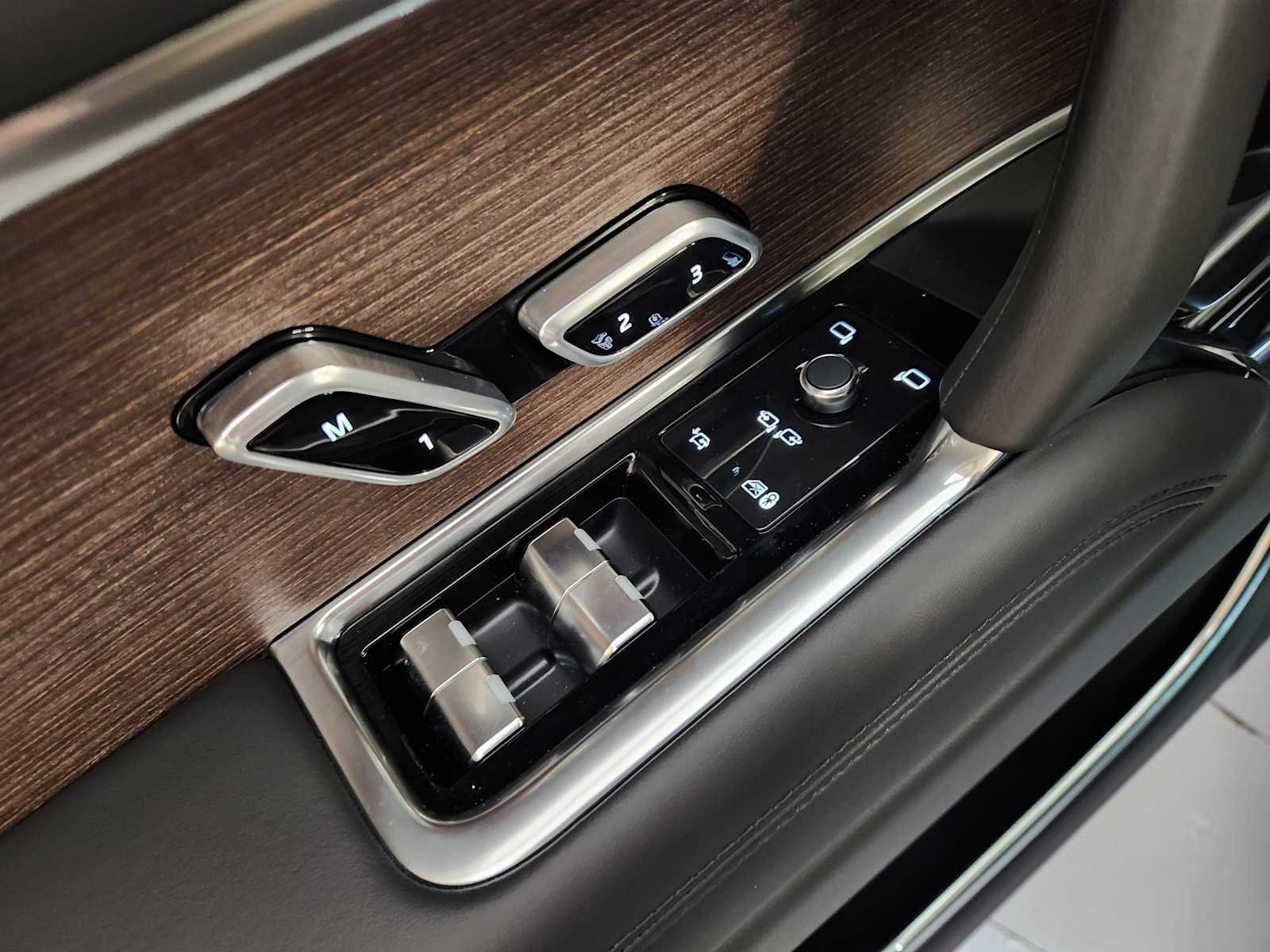 2026 Land Rover Range Rover SE - Photo 21