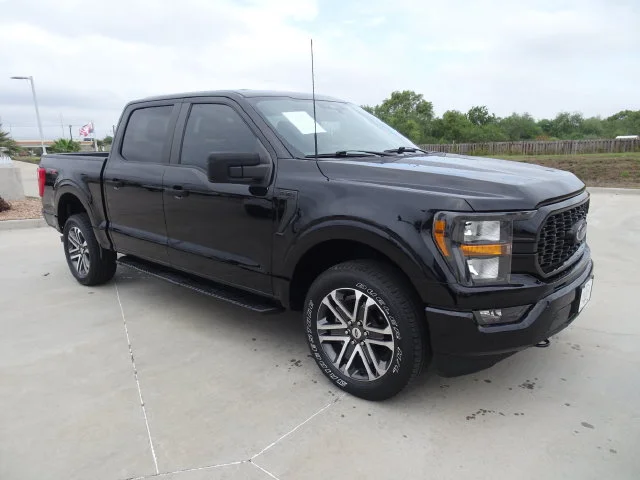 Used 2023 Black Metallic Ford XL image 3