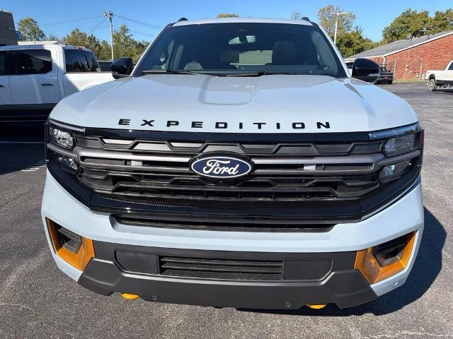 New 2027 Glacier Gray Metallic Tri-Coat Ford Tremor® image 38