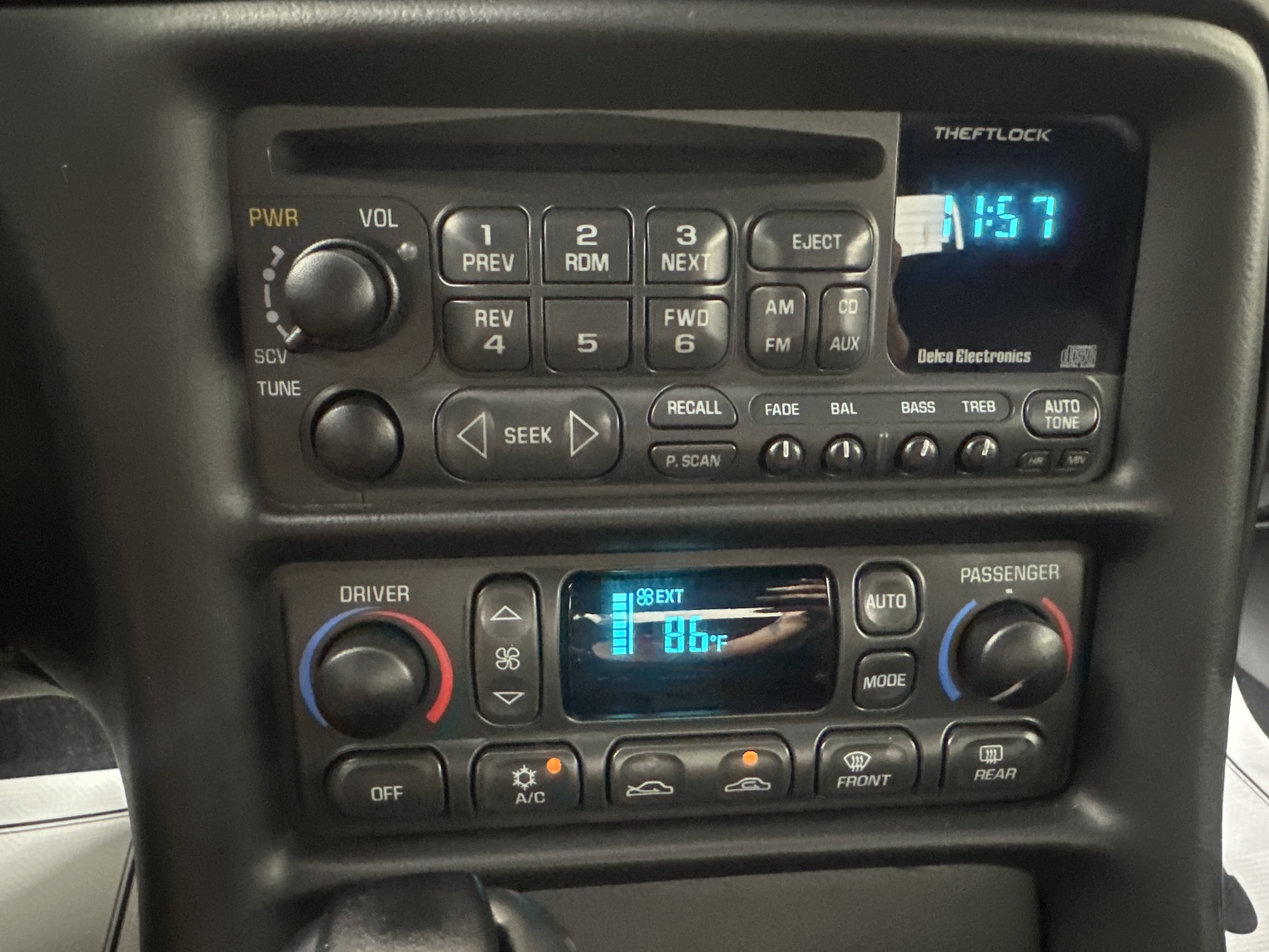 Used 2002 Magnetic Red Metallic II Chevrolet  image 15