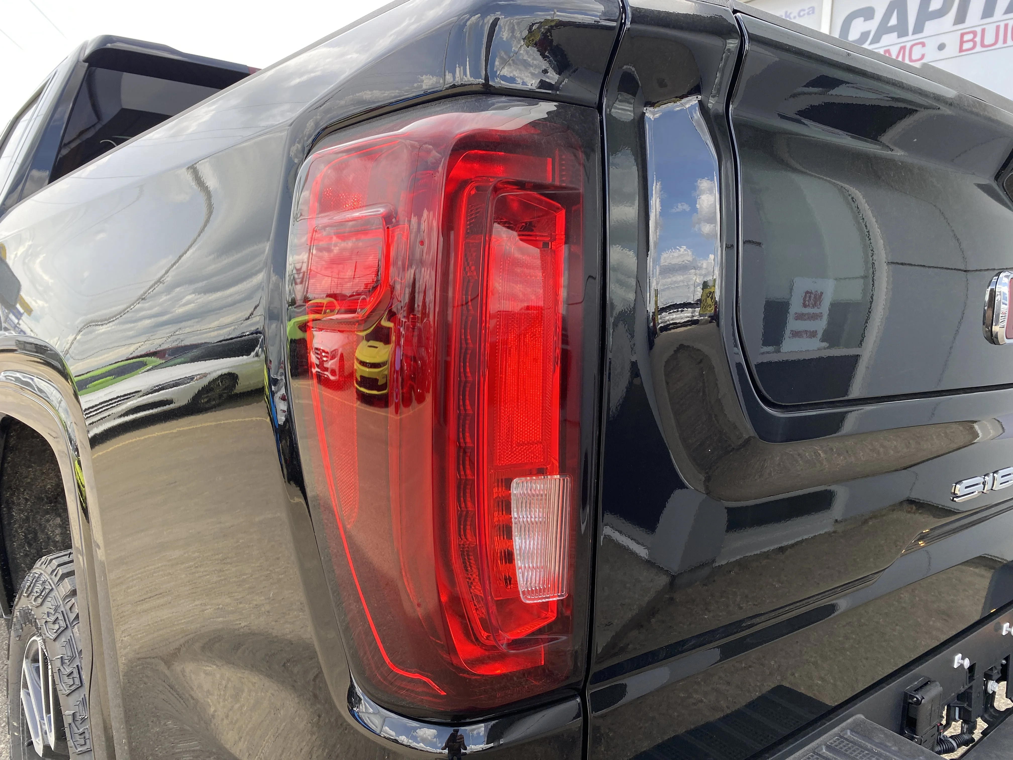 New 2026 ONYX BLACK GMC AT4 image 11