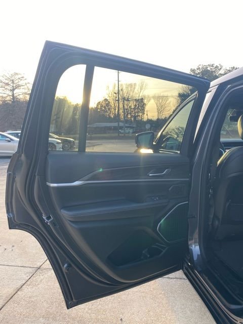 New 2026 Baltic Gray Metallic Clearcoat Jeep Limited image 10