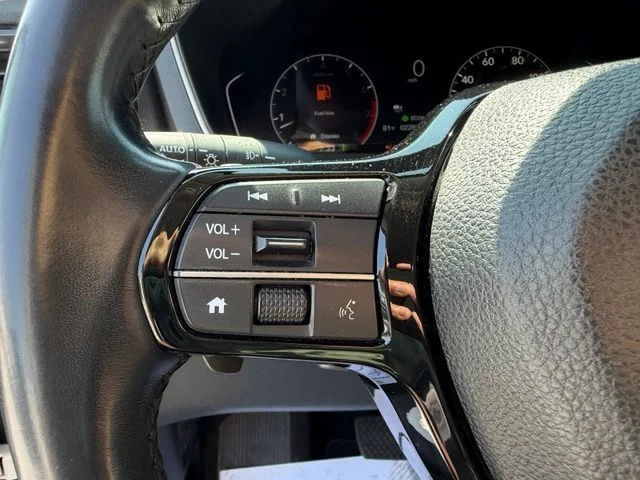 Used 2023 White Honda Touring image 22