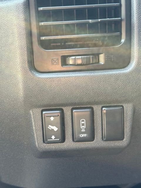 2011 Nissan Titan SL - Photo 14