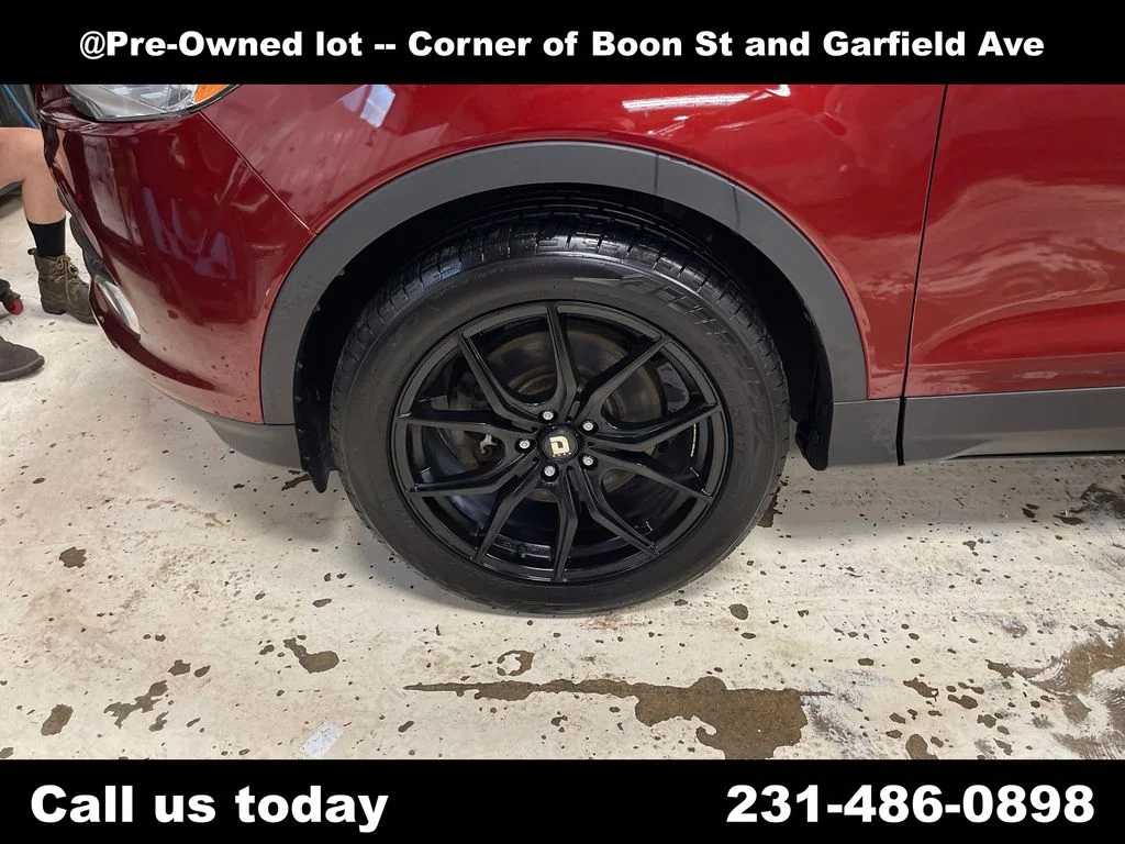 Used 2014 Orange Ford SE image 11