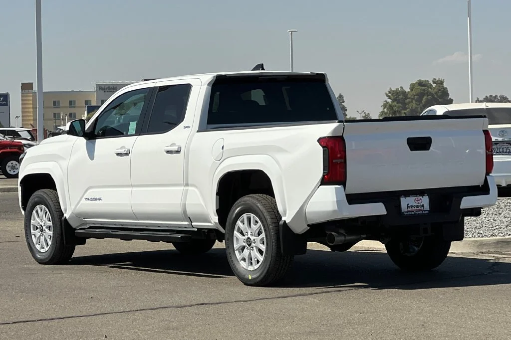 New 2026 Ice Cap Toyota SR5 image 6